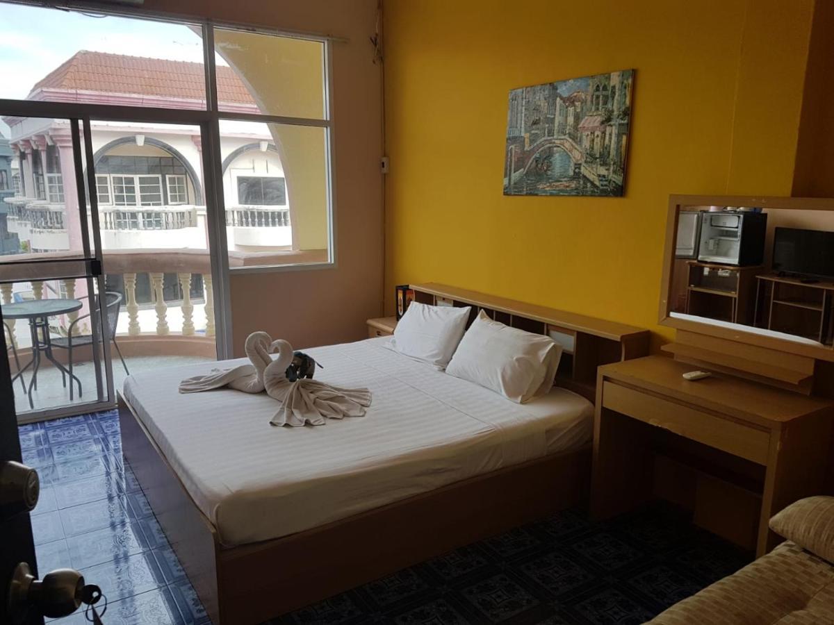 Doubleshot Guesthouse Jomtien Pattaya Buitenkant foto